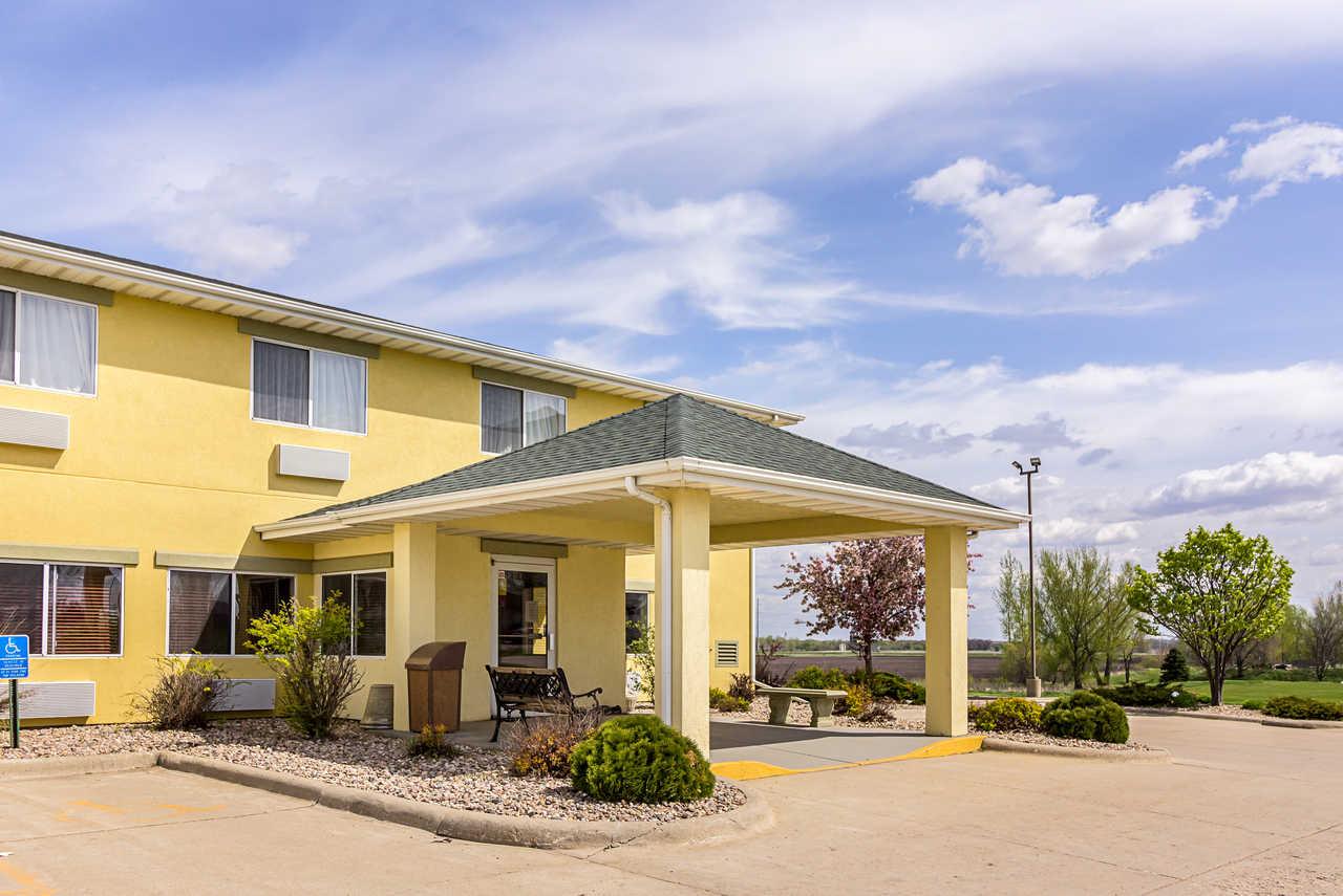Econo Lodge Luverne I-90 Екстериор снимка